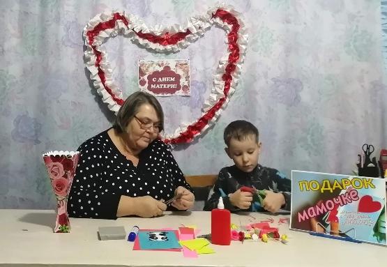 Ко Дню матери