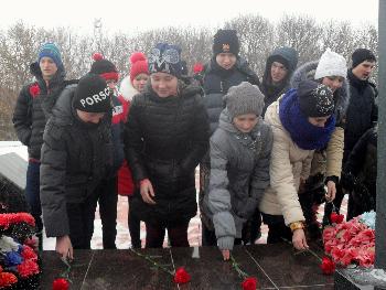 Имя твоё неизвестно, подвиг твой бессмертен...